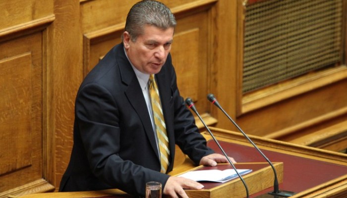 Γ. Νταβρής: Τραπεζοκόμος στη Σχολή Ικάρων ο Καμμένος