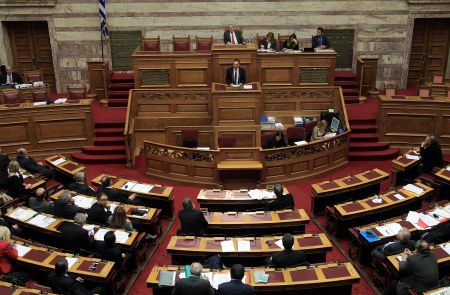 Στουρνάρας: Ο φόρος ακινήτων ελαφρύνει τους φορολογούμενους