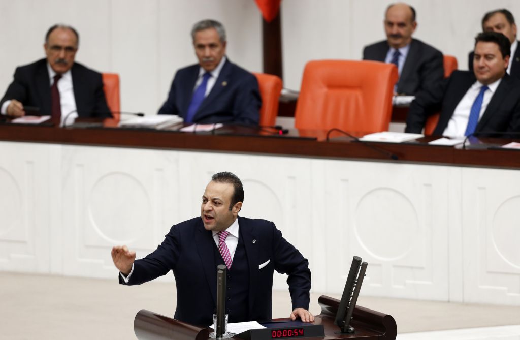 Μήνυμα Μπαγίς για επιστροφή των 8 αξιωματικών