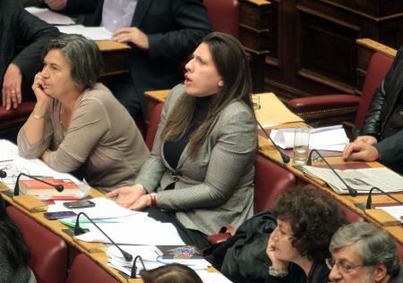 Βουλή:Κλιμακώνεται η σύγκρουση με αφορμή την υπόθεση Ξηρού