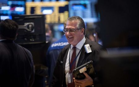 ΗΠΑ: Νέα ρεκόρ σημείωσαν οι Dow Jones και S&P 500