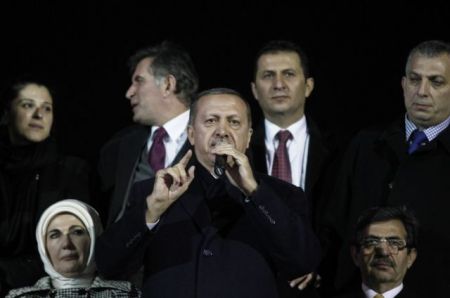 Οι έρευνες που αποκάλυψαν το σκάνδαλο που απειλεί τον Ερντογάν