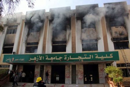 Νέες συγκρούσεις στο Κάιρο μεταξύ φοιτητών και αστυνομίας