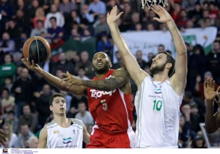 Μπάσκετ: Το σκηνικό για τους «αιώνιους» Ολυμπιακό και Παναθηναϊκό άλλαξε σε μια εβδομάδα