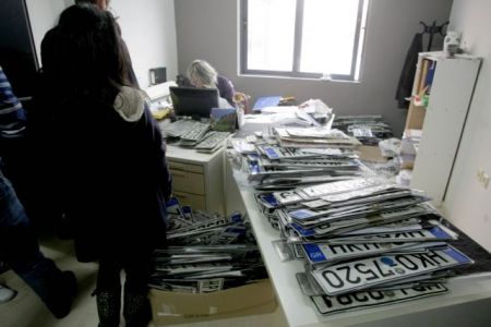 Σε ακινησία 135.000 αυτοκίνητα το τελευταίο δίμηνο λόγω φόρων