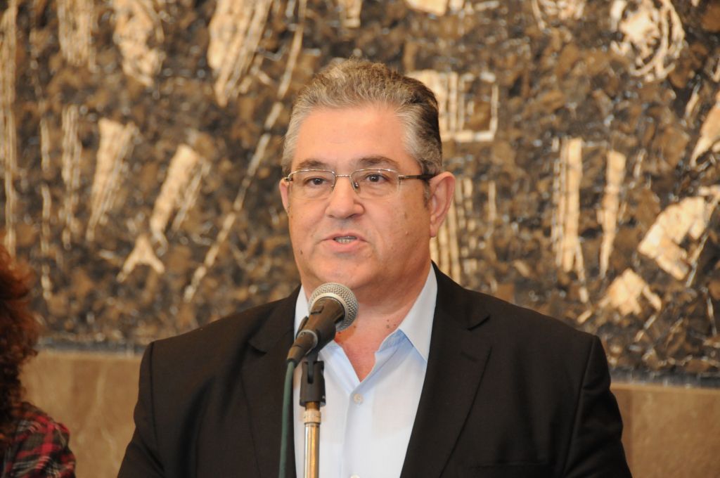 Κουτσούμπας: Να χορέψουμε όλοι στους ρυθμούς του Πυρίχειου