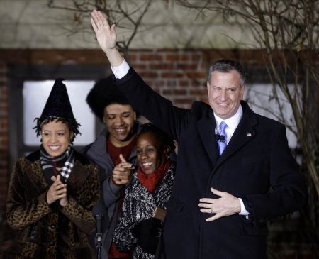 Ο Μπιλ ντε Μπλάζιο ορκίστηκε δήμαρχος της Νέας Υόρκης