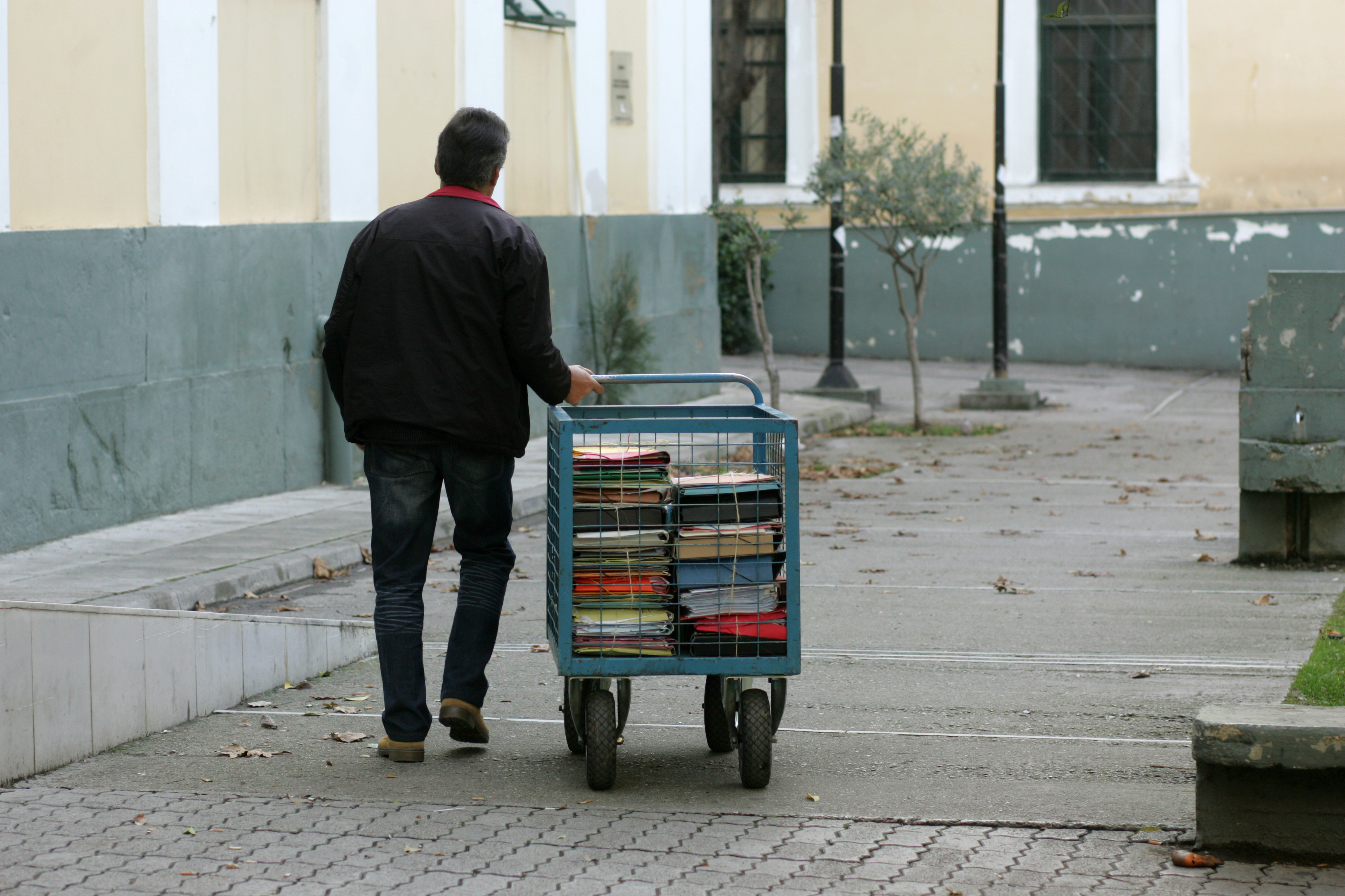 Οι πολίτες σπάνε τη σιωπή: Βροχή οι αναφορές για διαφθορά το 2013