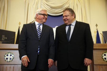 Στήριξη Σταϊνμάγερ σε Βενιζέλο και ελληνική κυβέρνηση