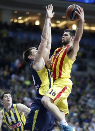 Ο Κώστας Παπανικολάου επιστρέφει στο ΣΕΦ