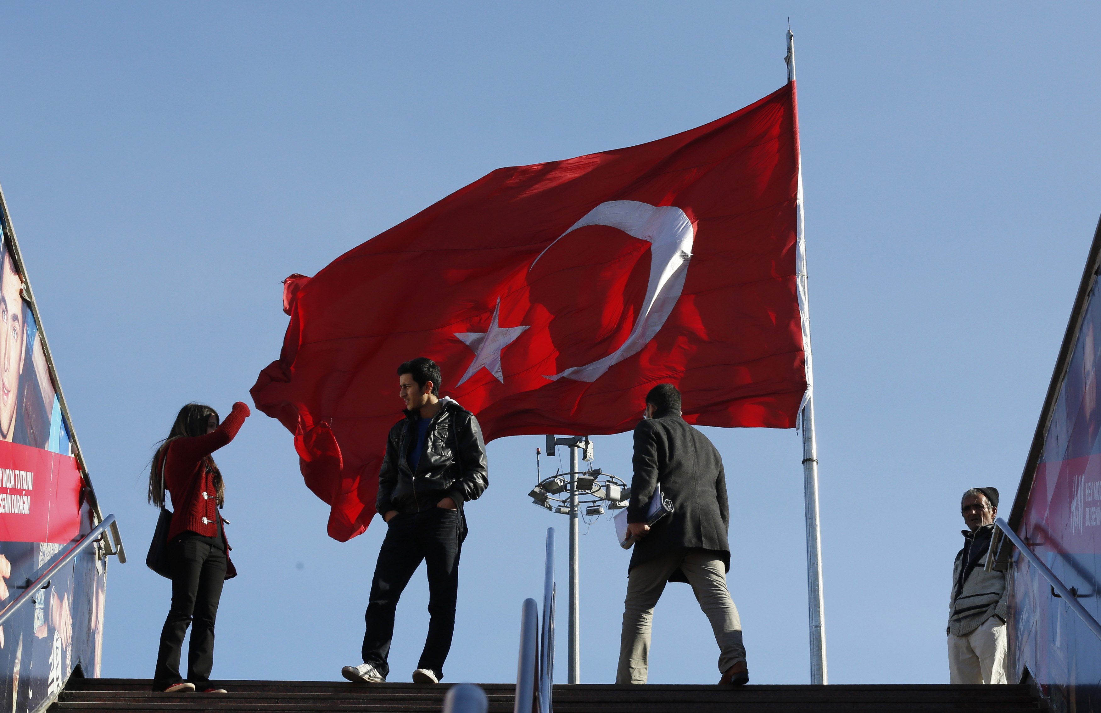 Κομισιόν: Η Τουρκία να λάβει πρόσθετα μέτρα για τη μετανάστευση