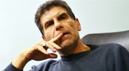 Ο Γιάννης Μπέζος «Αυτοπροσώπως» στον Νίκο Θρασυβούλου