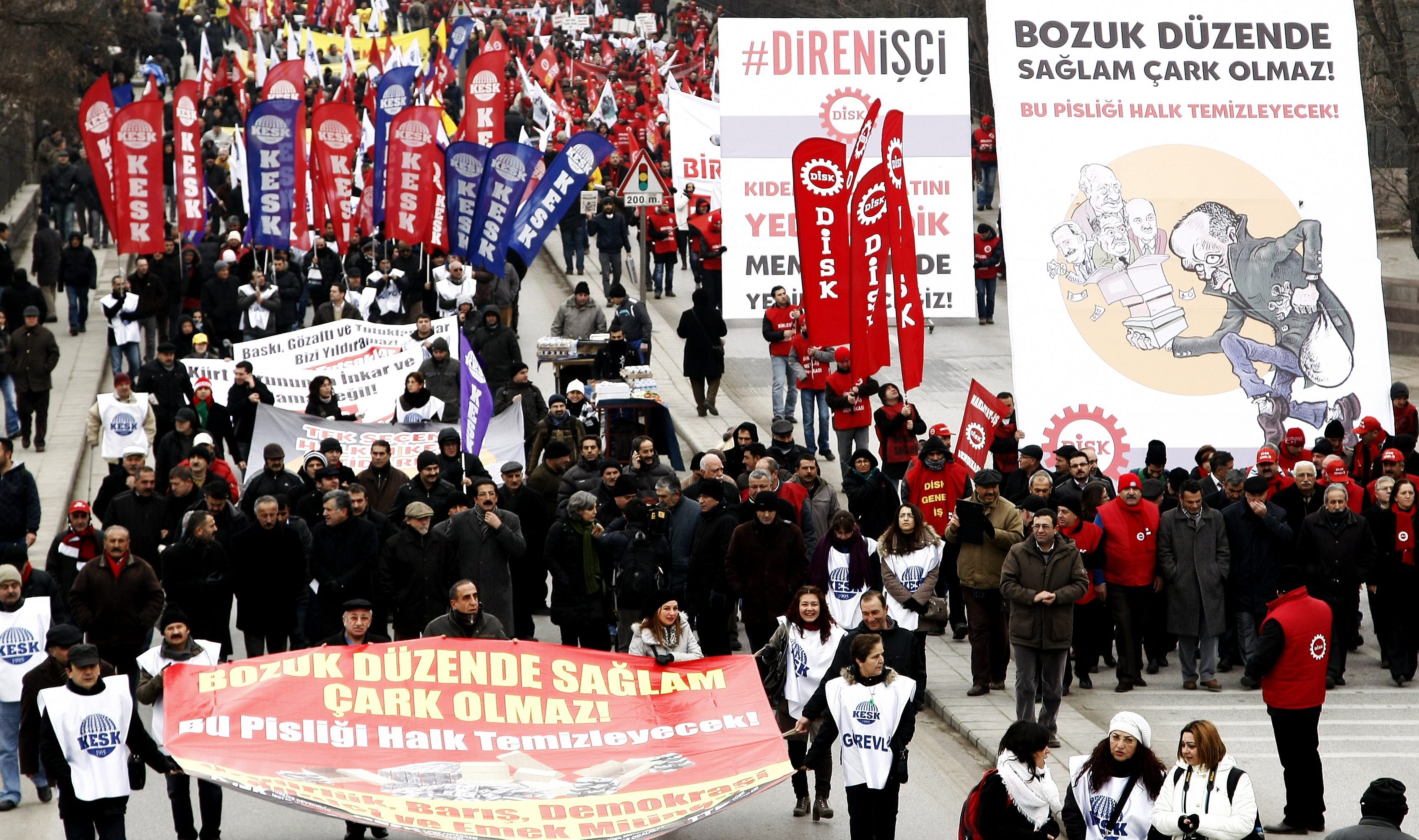 Μίζες δεκάδων εκατομμυρίων εισέπραξαν υπουργοί της Τουρκίας