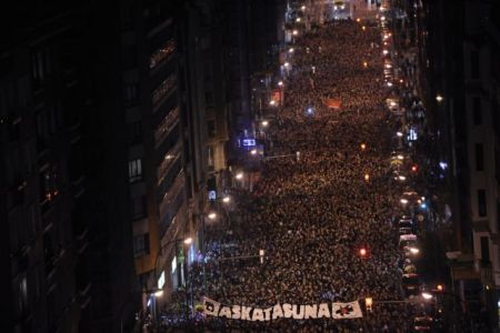 Ογκώδης διαδήλωση στην Ισπανία για την αποφυλάκιση μελών της ΕΤΑ