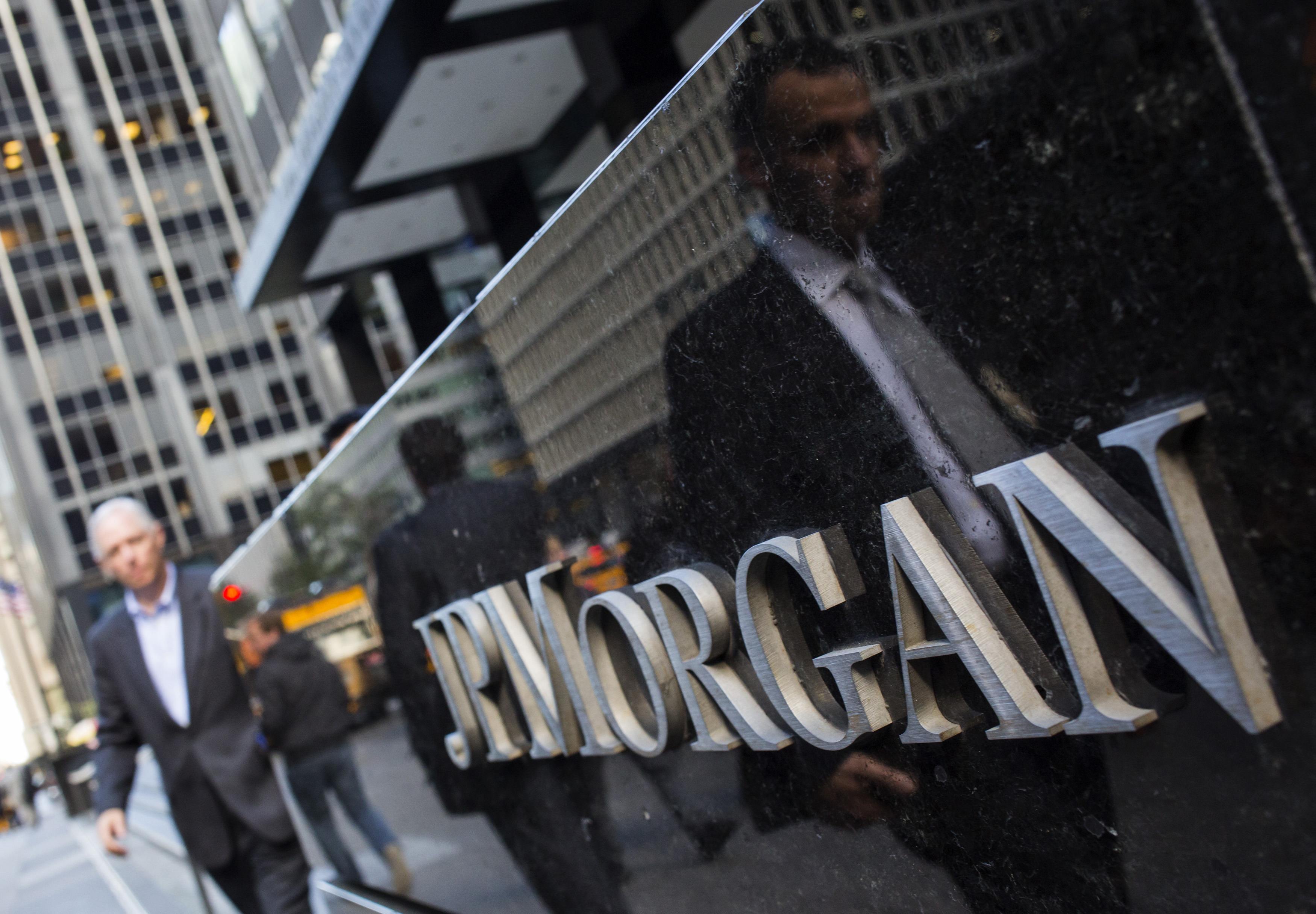 JP Morgan: Η πολιτική των τραπεζών συγκρατεί την μεταβλητότητα