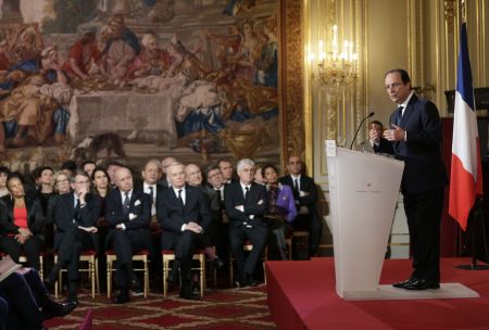 Βερολίνο:Επικροτεί τη στροφή του Ολάντ προς τη λιτότητα