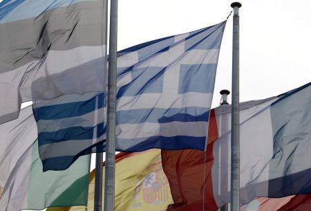 Deutsche Welle: Το ελληνικό κούρεμα στο επίκεντρο του γερμανικού Τύπου