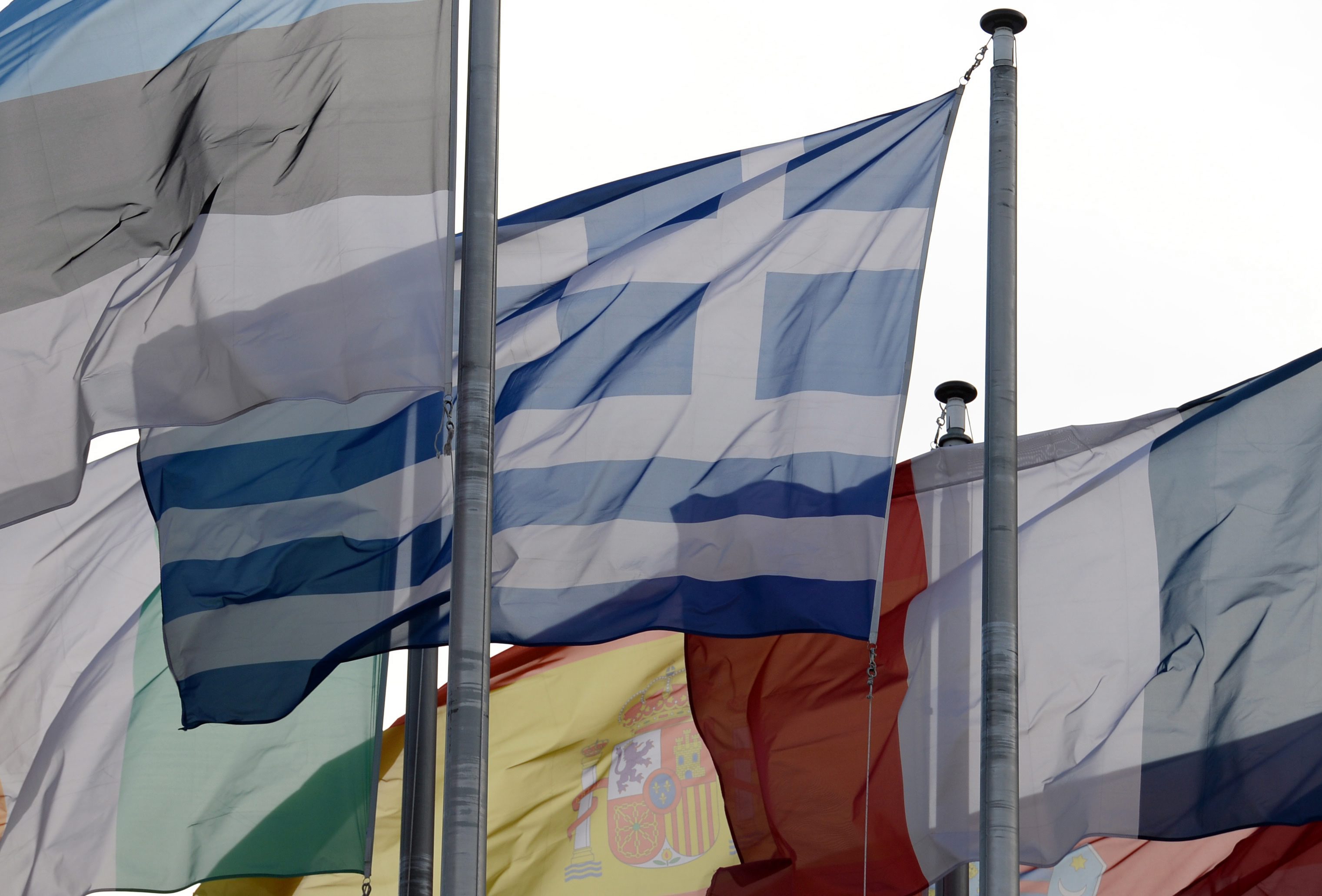 Deutsche Welle: Το ελληνικό κούρεμα στο επίκεντρο του γερμανικού Τύπου