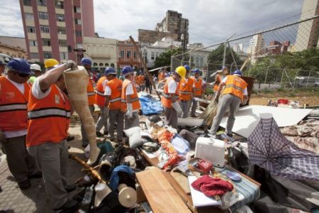 Σαρώνουν τις φαβέλες για τη βιτρίνα του Μουντιάλ