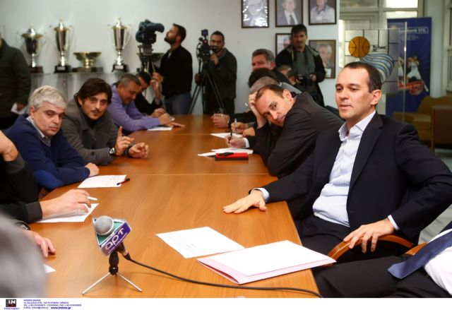 Οι «αιώνιοι» ξέθαψαν τα τσεκούρια του πολέμου