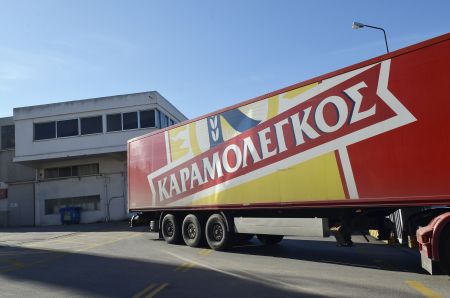 Η «Καραμολέγκος» βάζει και πάλι στα ράφια το ψωμί «Κατσέλης»