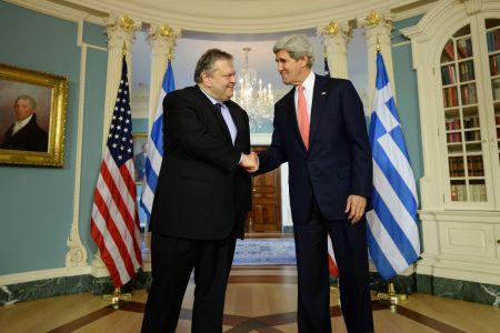 Κέρι προς Βενιζέλο: «Πως επιτρέπετε σε εγκληματίες να παίρνουν άδεια;»