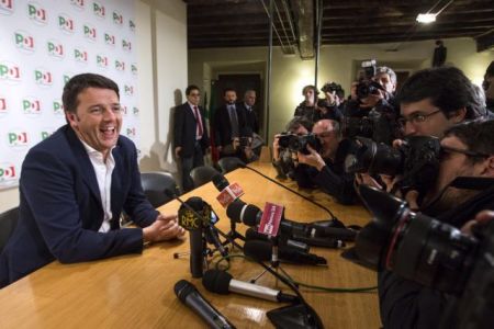 «Επανακάμπτει» ο Μπερλουσκόνι με τη συμφωνία για τον εκλογικό νόμο