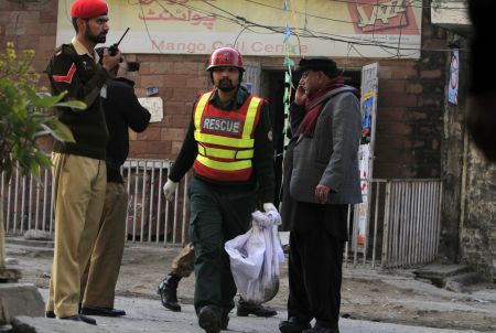 Δέκα νεκροί από επίθεση καμικάζι στο Βόρειο Πακιστάν