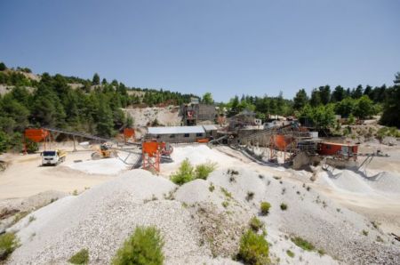 Ο λευκόλιθος δίνει ανάσα στο Μαντούδι της Εύβοιας