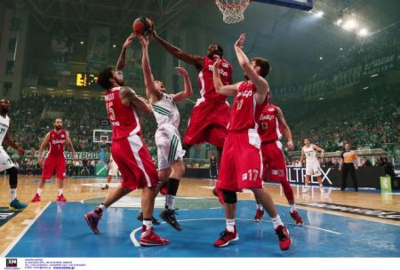 «Αέρας» μέσα σε λίγες ώρες τα εισιτήρια για το ΟΣΦΠ-ΠΑΟ