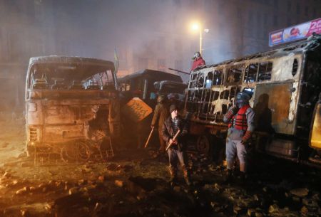 Σφοδρές συγκρούσεις τη νύχτα στο Κίεβο