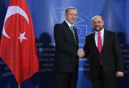 Σουλτς σε Ερντογάν για τη βίζα: Πρώτα οι όροι, μετά ψηφίζουμε