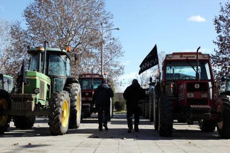 Οι αγρότες ζητούν αναβολή στην τήρηση βιβλίων εσόδων-εξόδων