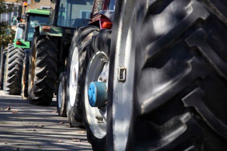 Σε διαβουλεύσεις οι αγρότες για τις κινητοποιήσεις τους