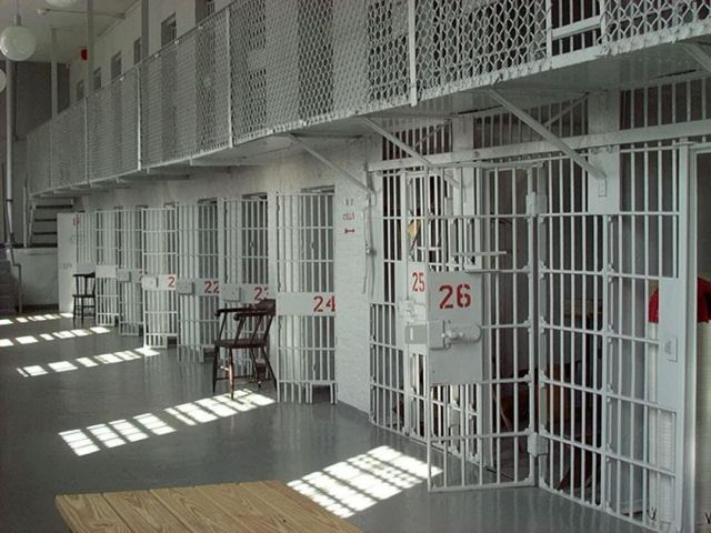 Συνάντηση Δένδια Αθανασίου για τις φυλακές Δομοκού