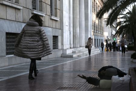 ΙΜΕ ΓΣΕΒΕΕ: Σε απόγνωση τα ελληνικά νοικοκυριά – 1 στα 3 φοβάται ότι θα χάσει το σπίτι του – 4 στα 10 έχουν τουλάχιστον έναν άνεργο