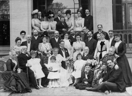 Ισαάκ Μπασέβις Σίνγκερ: Ενας διηγηματογράφος «από κούνια»