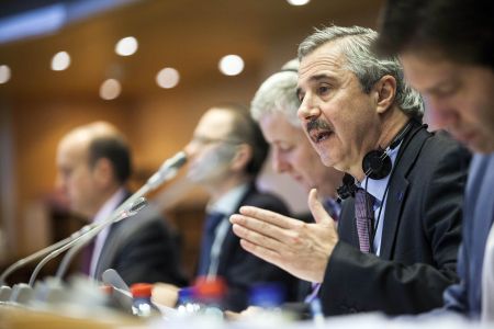 ΥΠΕΚΑ: Μείωση του ενεργειακού κόστους των επιχειρήσεων