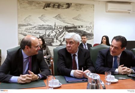 Υπουργικά παζάρια για φάρμακα και γάλα