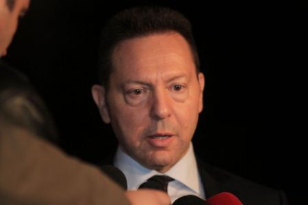 Stournaras discusses ongoing troika negotiations with Samaras