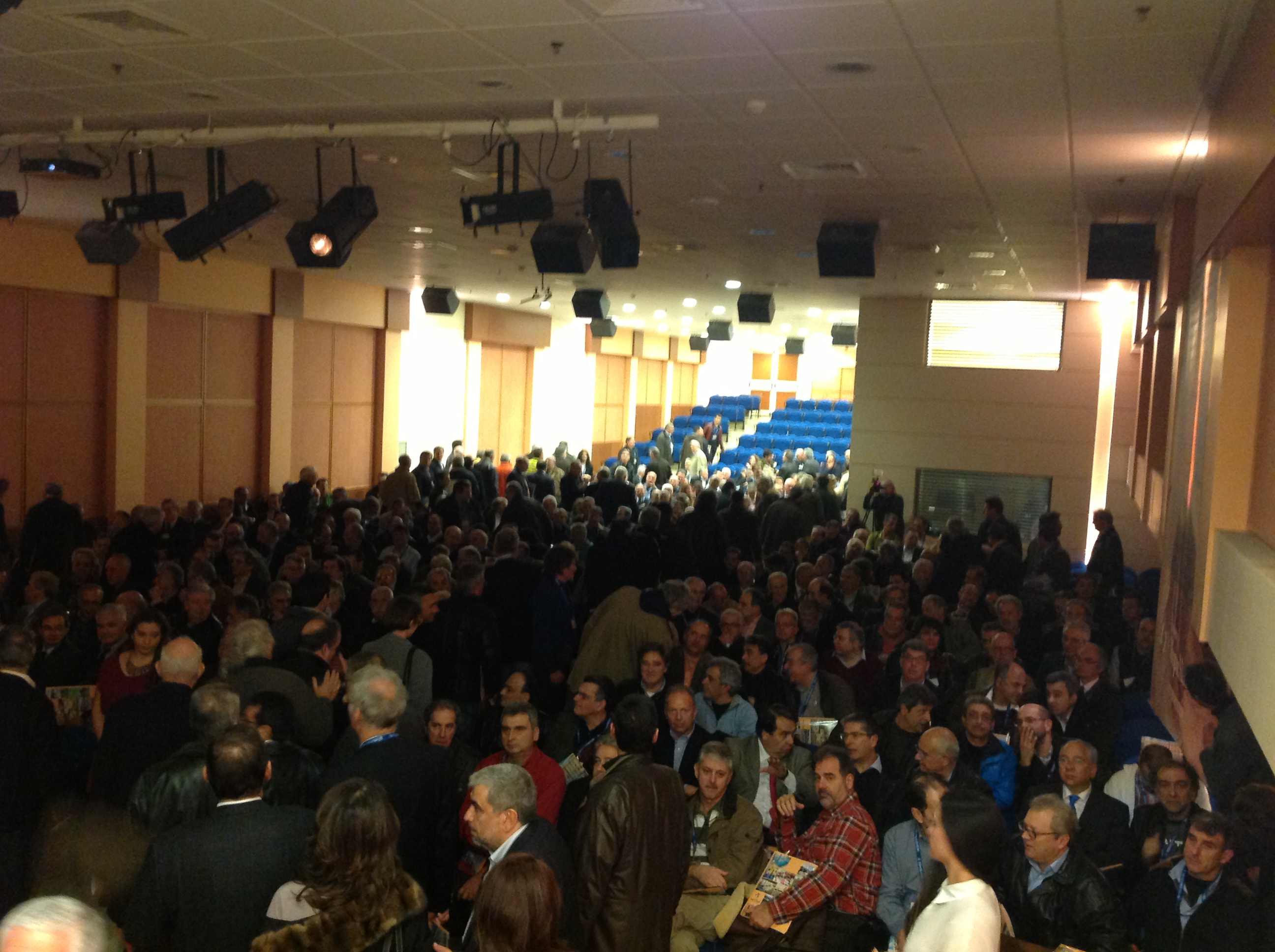 Λεόντειο Λύκειο Πατησίων: Με τεράστια επιτυχία έγινε η επιστροφή στα θρανία των αποφοίτων 1965-1989