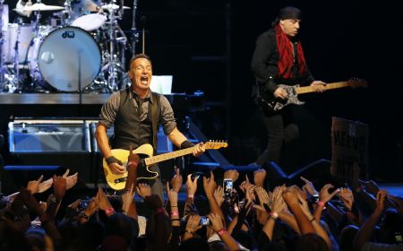 Καλοκαίρι με Ρόλινγκ Στόουνς, Ντύλαν και Σπρίνγκστιν