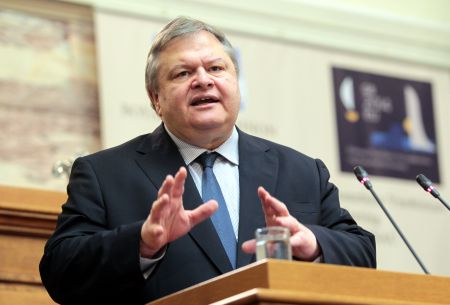 Βενιζέλος: Οριστική έξοδος από μνημόνιο και κρίση εντός εξαμήνου