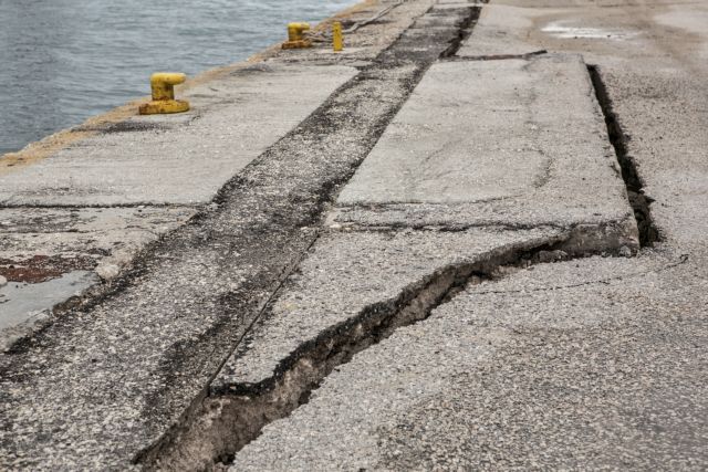 Barrage of powerful aftershocks worry residents of Kefalonia