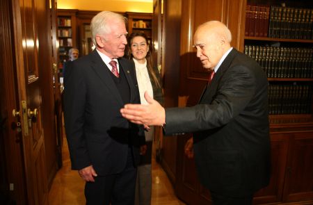 Με τον νομπελίστα  Χάραλντ Τσουρ Χάουζεν συναντήθηκε ο Κ. Παπούλιας