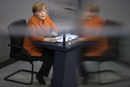 Μέρκελ: Στόχος η Ευρωζώνη να βγει δυνατότερη από την κρίση