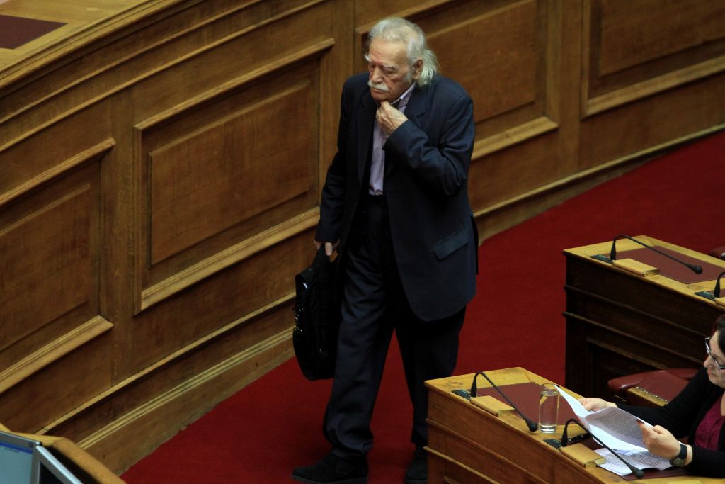 Αποχώρηση Γλέζου από επιτροπή της Βουλή για τις γερμανικές αποζημιώσεις