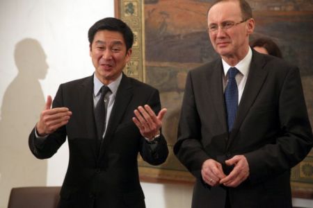 European Parliament’s troika evaluation team arrives in Athens