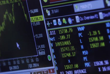 Οι επενδυτές απέσυραν 10 δισ. δολάρια από μετοχές και ομόλογα