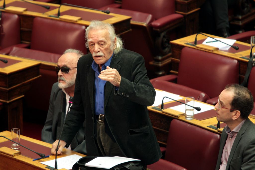 Γλέζος σε Γκάουκ για γερμανικές αποζημιώσεις: Τι θα πει ηθικό χρέος;